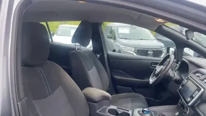 Photo 10 Nissan Leaf  Electrique 40kWh