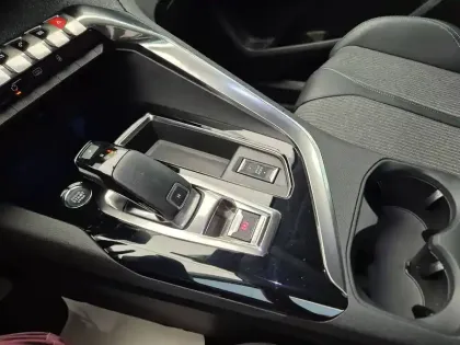 Photo 12 Peugeot 3008  BlueHDi 130ch S&S EAT8