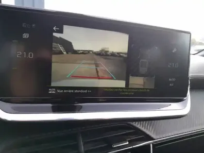 Photo 13 Peugeot 2008  PureTech 130 S&S BVM6