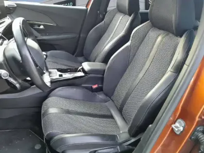 Photo 25 Peugeot 2008  PureTech 130 S&S BVM6