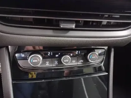 Photo 18 Opel Grandland  Hybrid 300 ch AWD BVA8