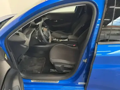 Photo 8 Peugeot 208  Electrique 50 kWh 136ch