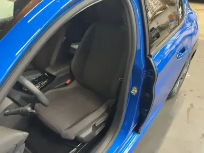 Photo 9 Peugeot 208  Electrique 50 kWh 136ch