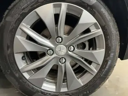 Photo 18 Peugeot 208  Electrique 50 kWh 136ch