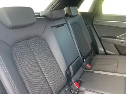 Photo 9 Audi Q3  35 TFSI 150 ch S tronic 7