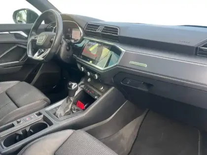 Photo 8 Audi Q3  35 TFSI 150 ch S tronic 7