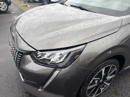 Photo 13 Peugeot 208  PureTech 100 S&S BVM6 Allure