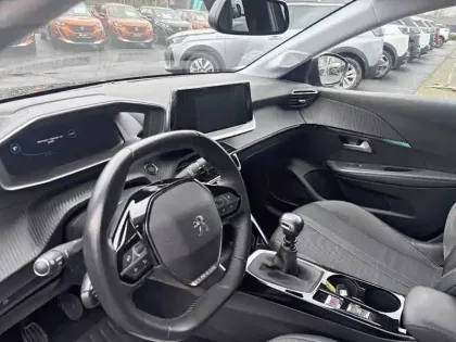 Photo 15 Peugeot 208  PureTech 100 S&S BVM6 Allure