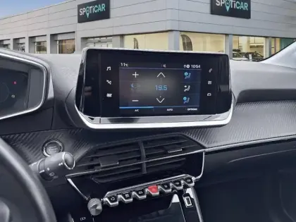 Photo 10 Peugeot 208  PureTech 100 S&S BVM6 Allure