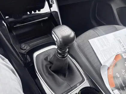 Photo 23 Peugeot 208  PureTech 100 S&S BVM6 Allure