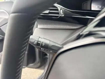 Photo 16 Peugeot 308  Hybrid 145 e-DCS6 Allure