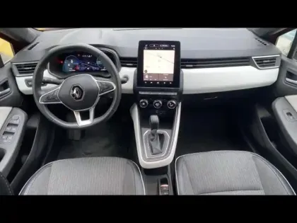 Photo 8 Renault Clio  1.6 E-Tech hybride 145ch Techno