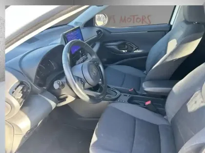 Photo 13 Toyota Yaris Hybride 116h Design MC24