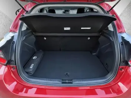 Photo 13 Toyota Yaris Hybride 116h Design Pack MY22