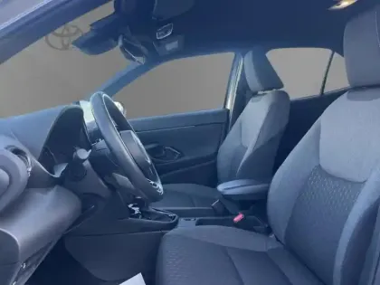 Photo 11 Toyota Yaris Hybride 1.5 HYBRID 116H DESIGN