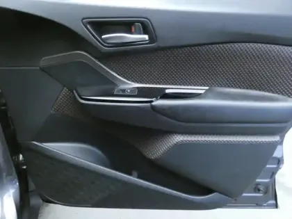 Photo 19 Toyota C-HR 1.8 HYBRIDE 122 DISTINCTIVE