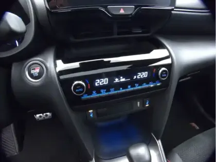 Photo 15 Toyota Yaris Hybride 1.5 HYBRID 116H GR SPORT AUTO