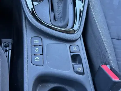 Photo 22 Toyota Yaris Hybride 116h Design MC24