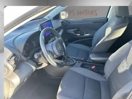 Photo 13 Toyota Yaris Hybride 116h Design MC24