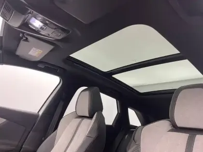 Photo 24 Peugeot 3008  Hybrid 225 e-EAT8