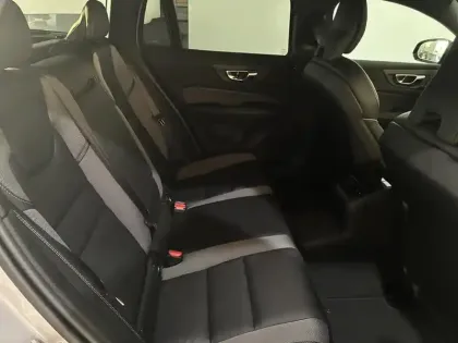 Photo 24 Volvo V60  T6 AWD Hybride Rechargeable 253 ch + 145 ch Geartronic 8