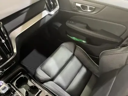 Photo 8 Volvo V60  T6 AWD Hybride Rechargeable 253 ch + 145 ch Geartronic 8