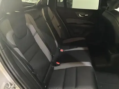 Photo 16 Volvo V60  T6 AWD Hybride Rechargeable 253 ch + 145 ch Geartronic 8