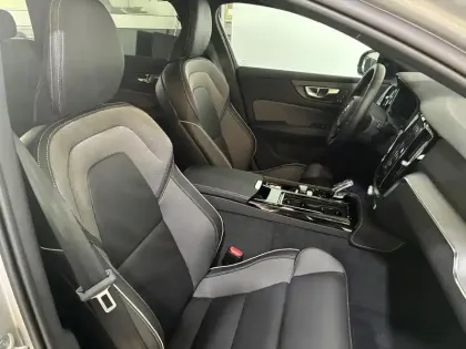 Photo 17 Volvo V60  T6 AWD Hybride Rechargeable 253 ch + 145 ch Geartronic 8