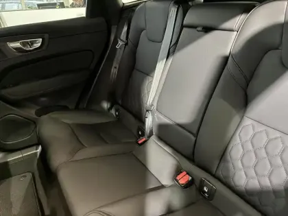 Photo 17 Volvo Xc60  T6 AWD Hybride rechargeable 253 ch+145 ch Geartronic 8