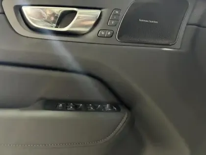 Photo 24 Volvo Xc60  T6 AWD Hybride rechargeable 253 ch+145 ch Geartronic 8