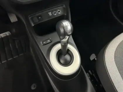 Photo 14 Renault Twingo  III Achat Intégral - 21