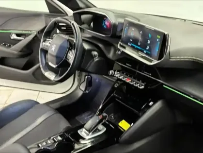 Photo 13 Peugeot 208  e- 136ch GT