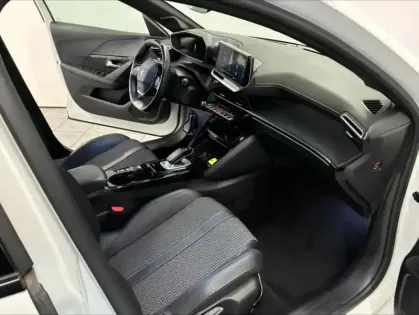 Photo 9 Peugeot 208  e- 136ch GT