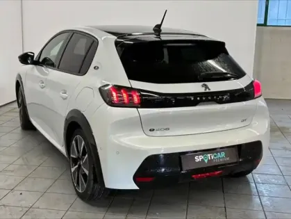 Photo 5 Peugeot 208  e- 136ch GT