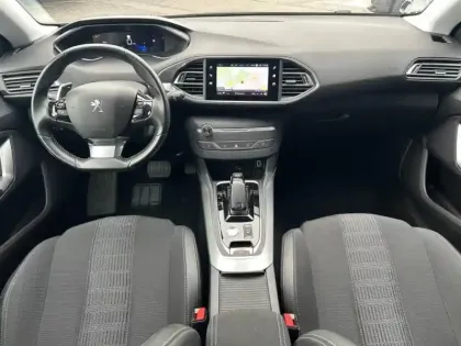 Photo 7 Peugeot 308  1.2 PureTech 130ch S&S Allure Pack EAT8