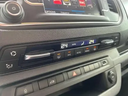 Photo 14 Peugeot Expert  Fg M 2.0 BlueHDi 180ch S&S Pack Asphalt EAT8