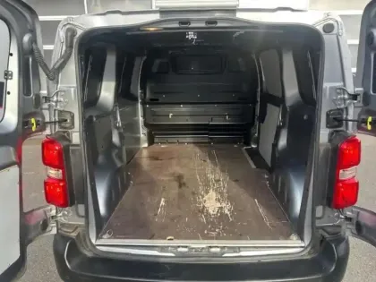 Photo 8 Peugeot Expert  Fg M 2.0 BlueHDi 180ch S&S Pack Asphalt EAT8