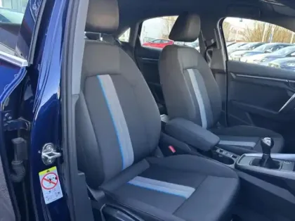 Photo 10 Audi A3  Berline 35 TFSI 150ch Design