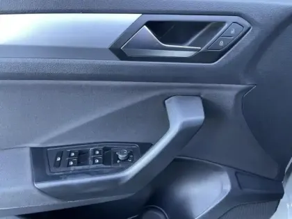 Photo 12 Volkswagen T-roc  1.0 TSI 110ch Life