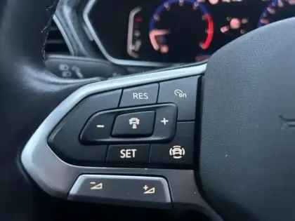 Photo 10 Volkswagen T-cross  1.0 TSI 110ch R-Line Tech