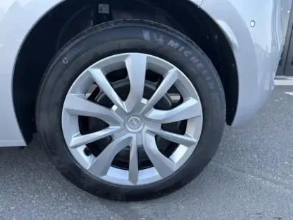 Photo 8 Opel Corsa  1.2 Turbo Hybrid 110ch Edition e-DCT6