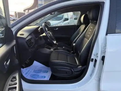 Photo 9 Kia Stonic  1.0 T-GDi 120ch MHEV GT Line Premium