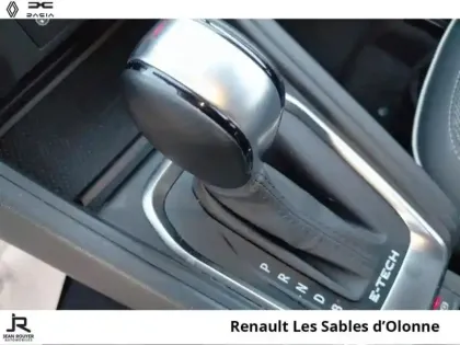 Photo 5 Renault Captur  1.6 E-Tech hybride 145ch Intens -21