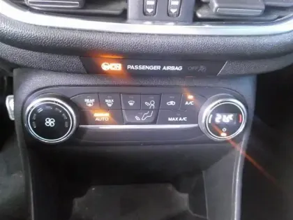 Photo 13 Ford Fiesta  1.0 EcoBoost 100ch Stop&Start ST-Line 5p Euro6.2