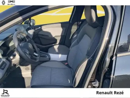 Photo 17 Renault Clio  1.6 E-Tech 145ch full hybrid Techno - 24