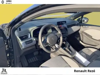 Photo 19 Renault Clio  1.6 E-Tech 145ch full hybrid Techno - 24