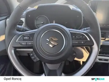 Photo 8 Suzuki Swift  1.2 Hybrid 83ch Pack