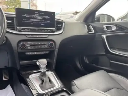 Photo 14 Kia Xceed  1.6 GDi 105ch + Plug-In 60.5ch Premium DCT6