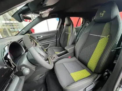 Photo 8 Abarth 600  e 240ch 54kWh Turismo (5700? certinergy déduit)