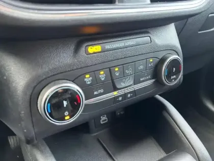 Photo 14 Ford Kuga  2.5 Duratec 190ch FHEV E85 Titanium BVA